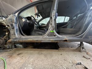 Кузовной ремонт Opel Astra в Минске - восстановление геометрии кузова